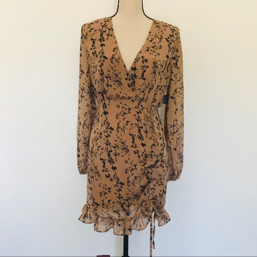 ❌sold❌Lulus One True Love Taupe Floral Ruched Min - Picture 3 of 12